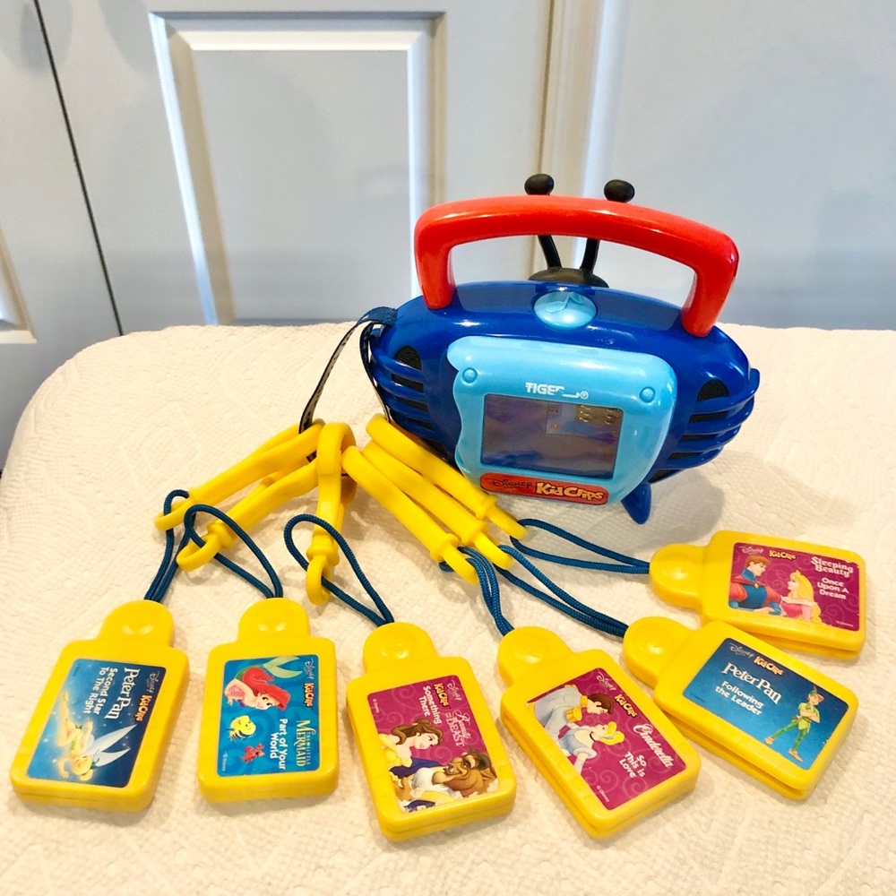 🎵MUSIC🏆Retro Radio & Kids Clips 7pc set Disney